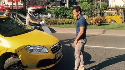 Emre Belözoğlu kaza geçirdi!