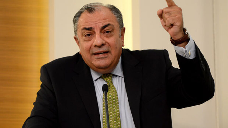 Tuğrul Türkeş MHP'den istifa etti!