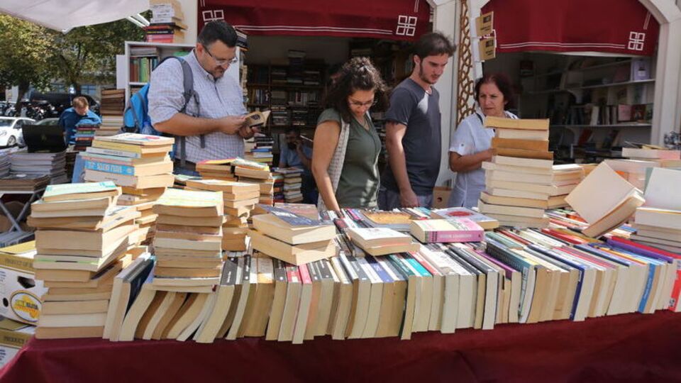 Onbinlerce kitap okuyucusunu bekliyor