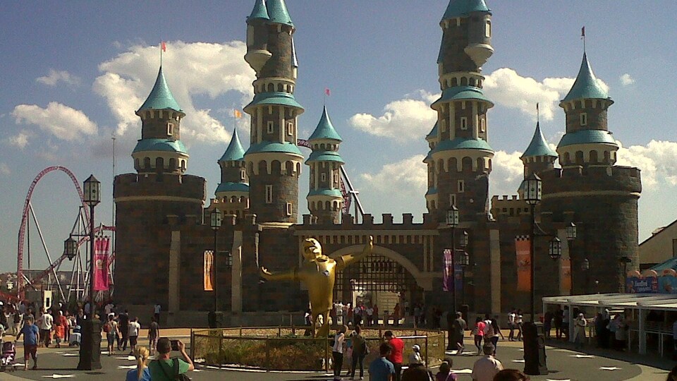 Eyüp'te AVM'ye patlayıcı atıldı iddiası!