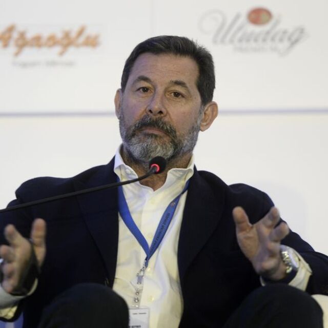 'Huzur istiyorsan mezarlığa git'