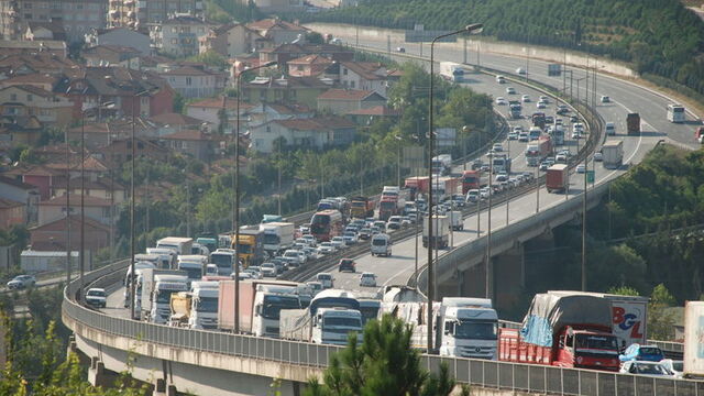İstanbul trafiğinde helikopter destekli bayram denetimi