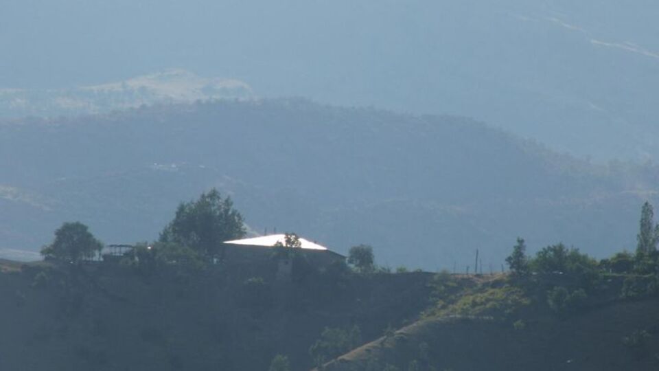 PKK'lılar Hakkari'de askeri birliğe saldırdı!