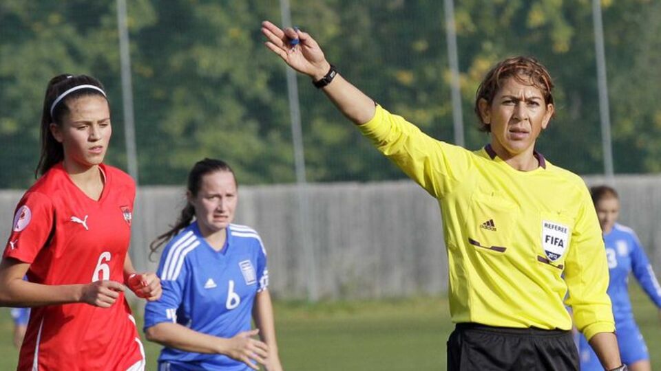 UEFA'dan kadın hakem İşcan'a görev