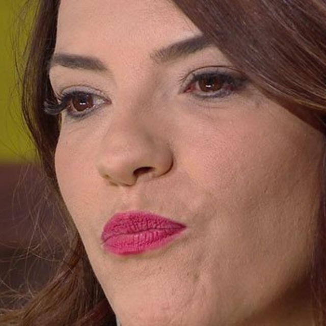 "Gece boş otobanda ağlıyorum"