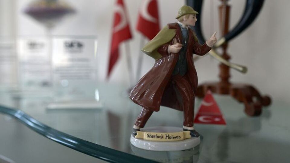 Aileler, dünür adaylarını dedektife soruyor!