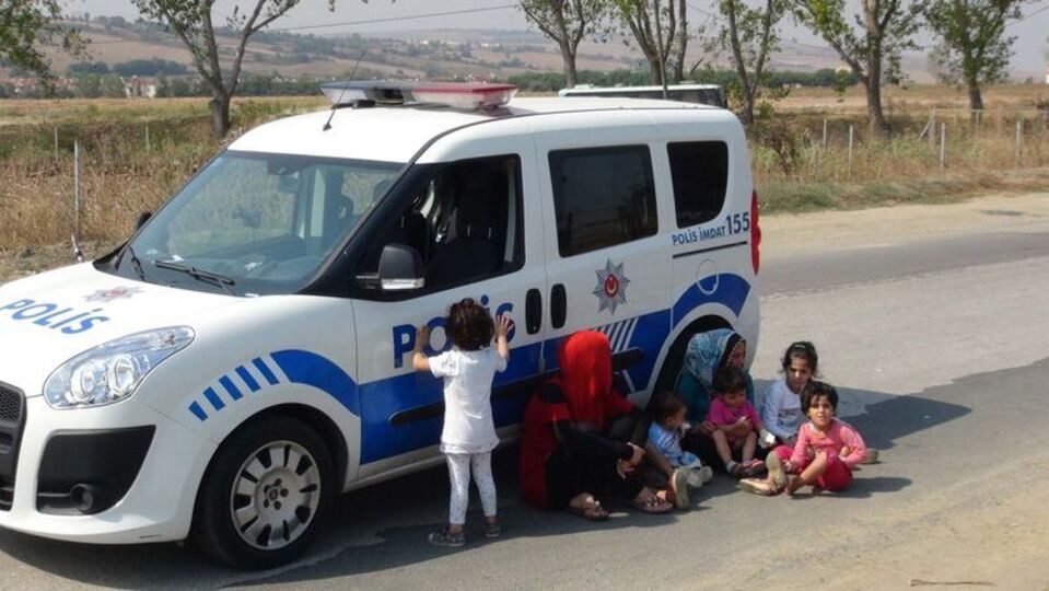 Taksilerle Edirne´ye gitmek isteyen 23 Suriyeli yakalandı
