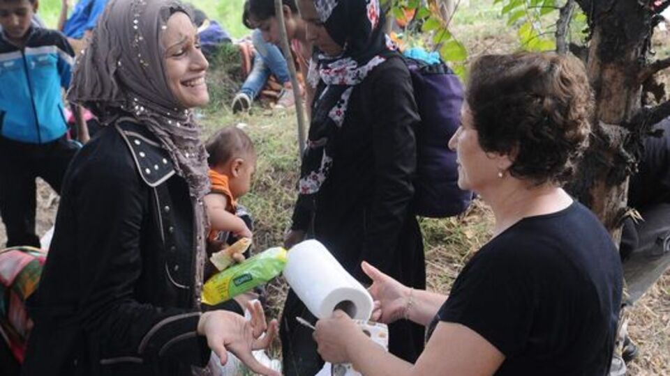 İnsanlık ölmedi! Pencereden görüp bakın ne yaptılar