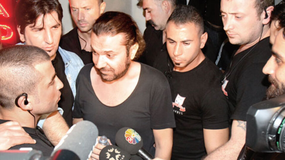 Halil Sezai'nin evliliği arap saçına döndü!