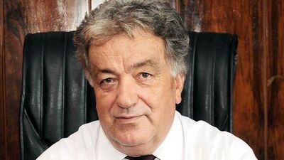 Kalp nakli yapılan profesör hayatını kaybetti