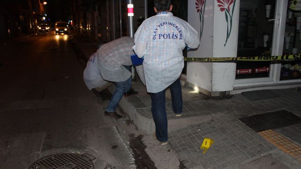 Yayalara pompalı tüfekle ateş açtı