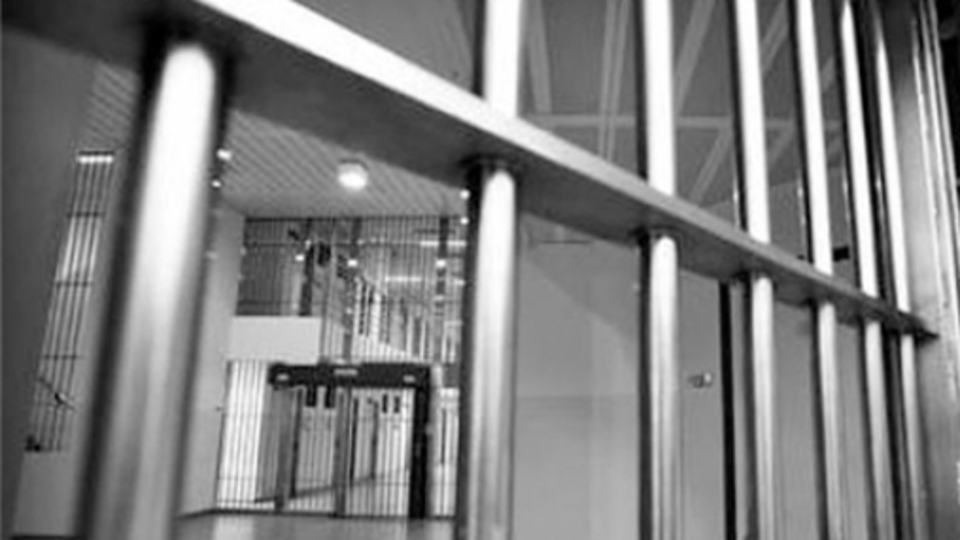 Cezaevinde bulunan tüm mahkumlar firar etti!