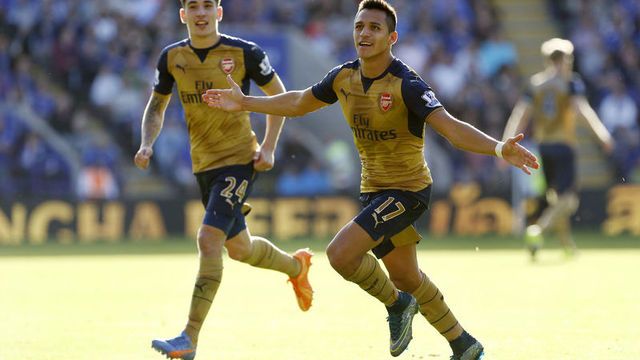 Sanchez'den tarihi hat-trick