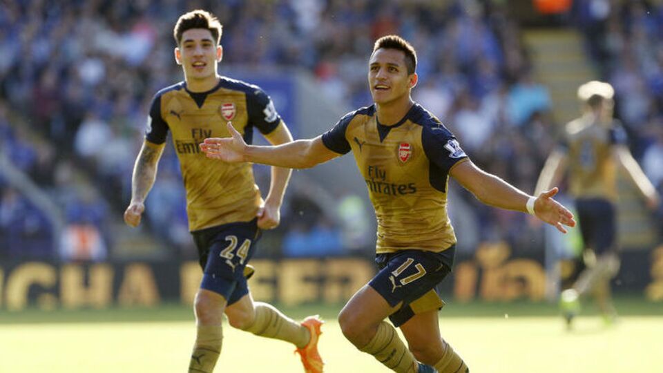 Sanchez'den tarihi hat-trick