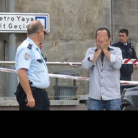 İstanbul'da bir otomobil metro durağına daldı: Ölü ve yaralılar var