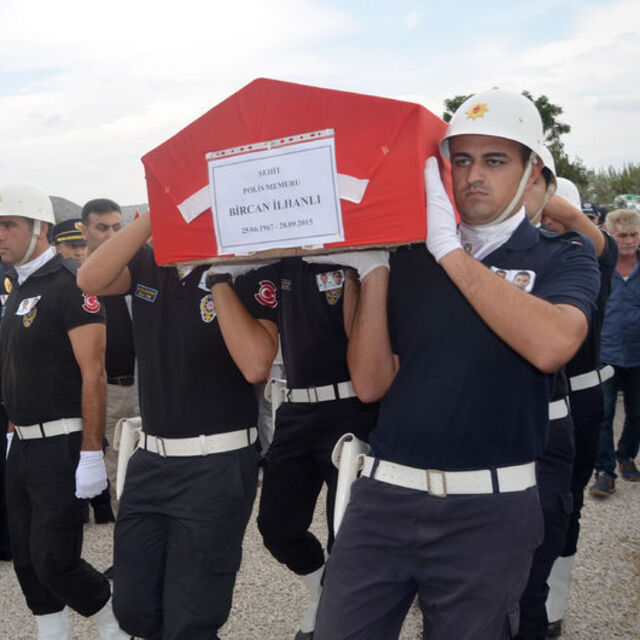 Kızını okutmak için emekli olmayan polis, şehit oldu!