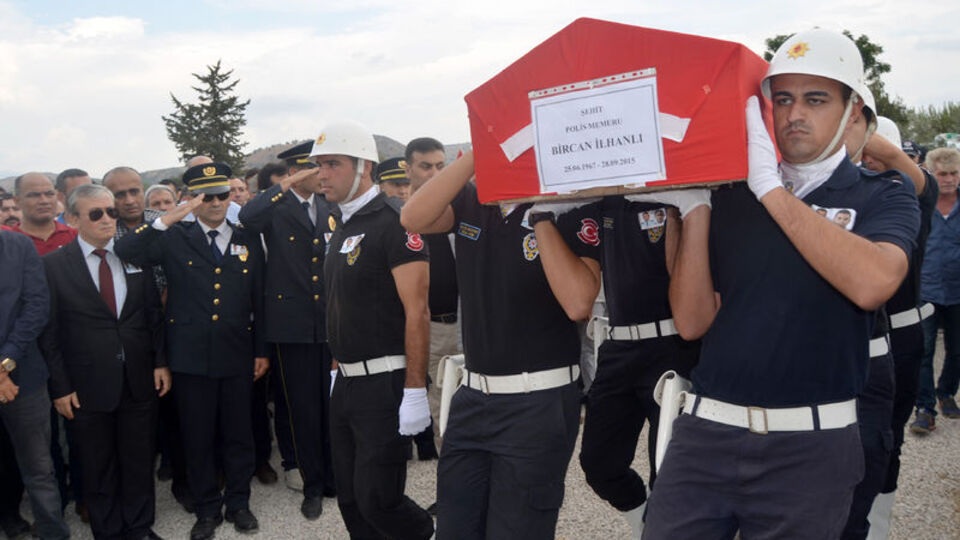 Kızını okutmak için emekli olmayan polis, şehit oldu!