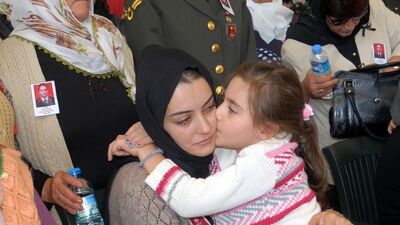 Annesini böyle teselli etti!