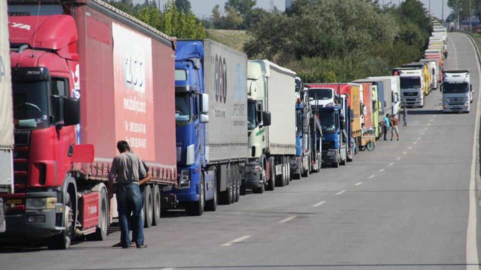 Kapıkule'de TIR kuyruğu