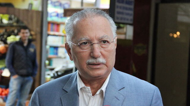 İhsanoğlu'ndan Ahmet Hakan'a geçmiş olsun ziyareti