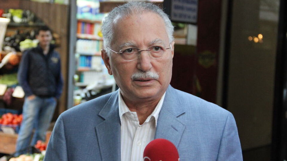 İhsanoğlu'ndan Ahmet Hakan'a geçmiş olsun ziyareti