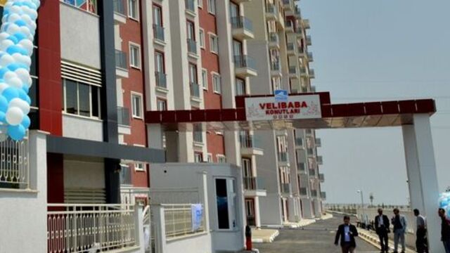 Gecekondu sahiplerinin yeni daire mutluluğu
