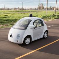 Sürücüsüz oto görücüye çıktı