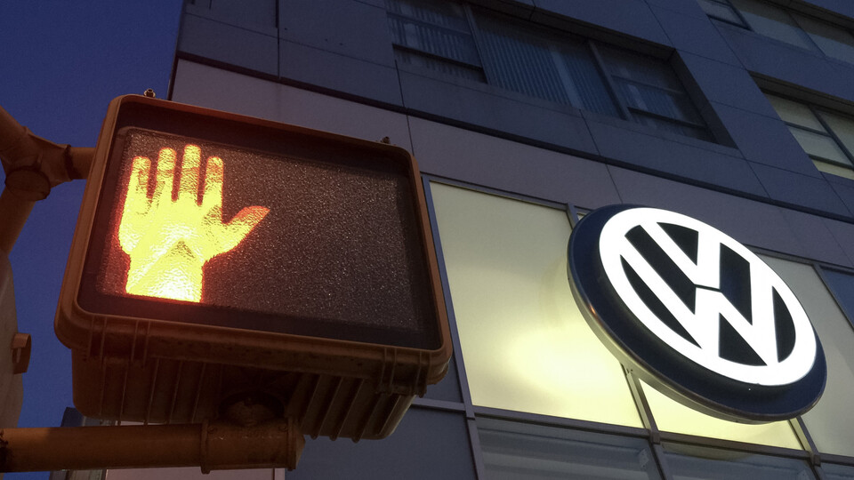 Volkswagen kılıcı çekti!