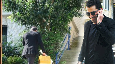 Ellerinde çiçekler...