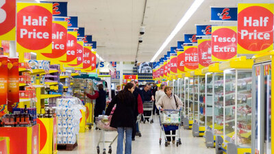 Tesco'nun faaliyet karı düştü