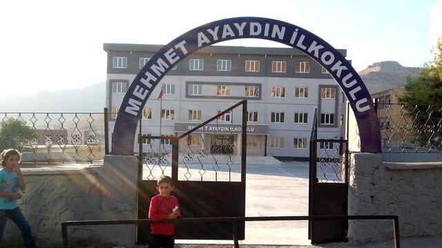 Ayaydın Ailesi'nin yaptırdığı ilkokul eğitime başladı
