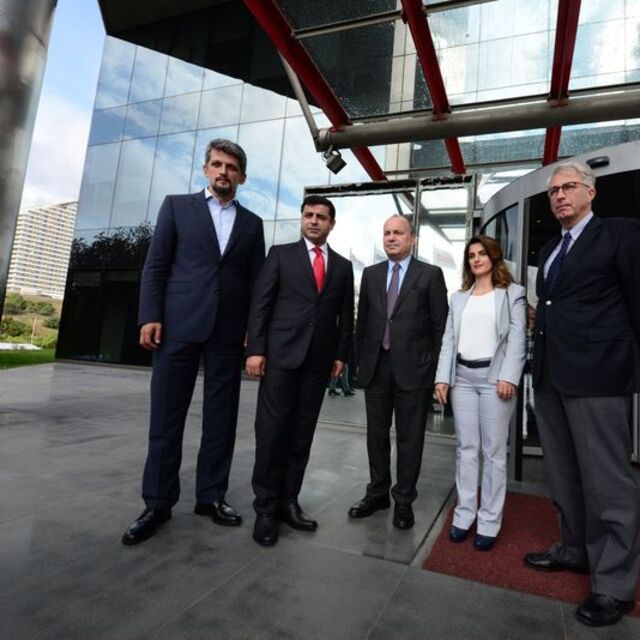 Selahattin Demirtaş'tan Hürriyet Gazetesi'ne ziyaret!