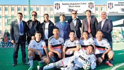 Moğolistan'da futbol okulu
