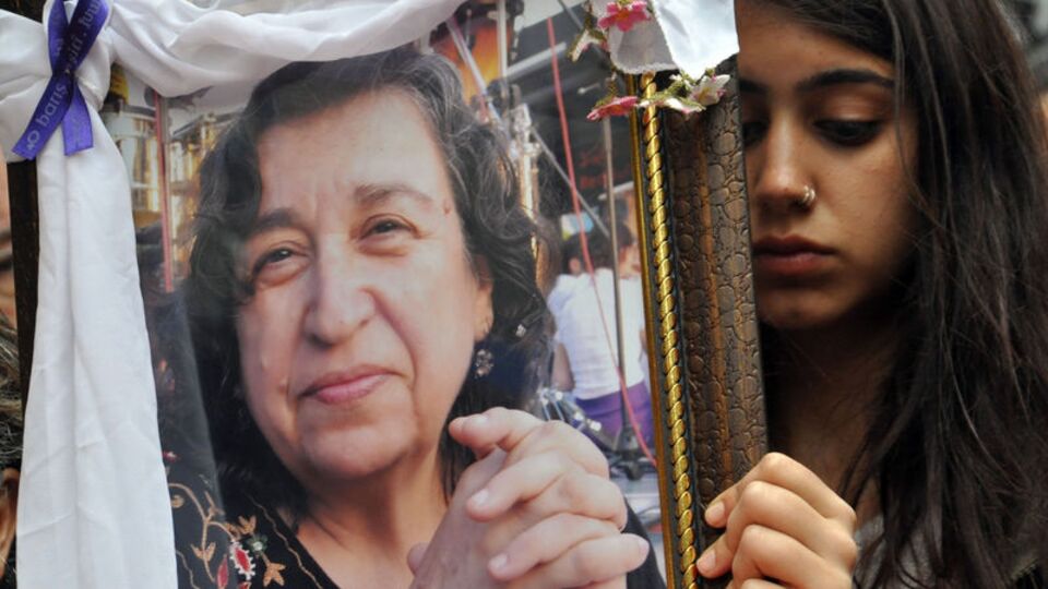 Sennur Sezer son yolculuğuna uğurlandı