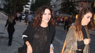 Tarzıyla dikkat çekti