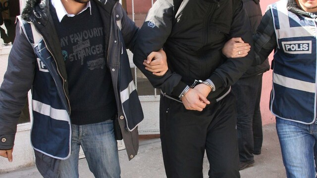 İzmir'de izinsiz gösteri