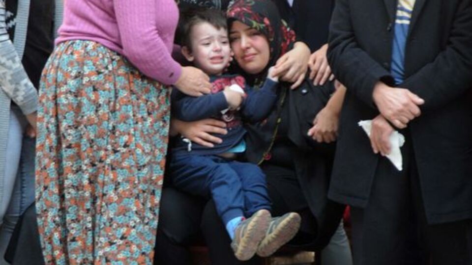 Şehit eşi ile oğlunun yürek dağlayan diyaloğu!