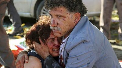 Sembol fotoğraftaki çiftin acısı büyük