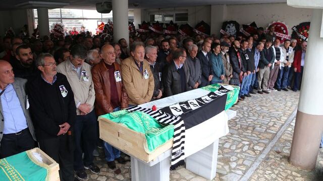 Terör saldırısında hayatını kaybeden öğretmen, toprağa verildi
