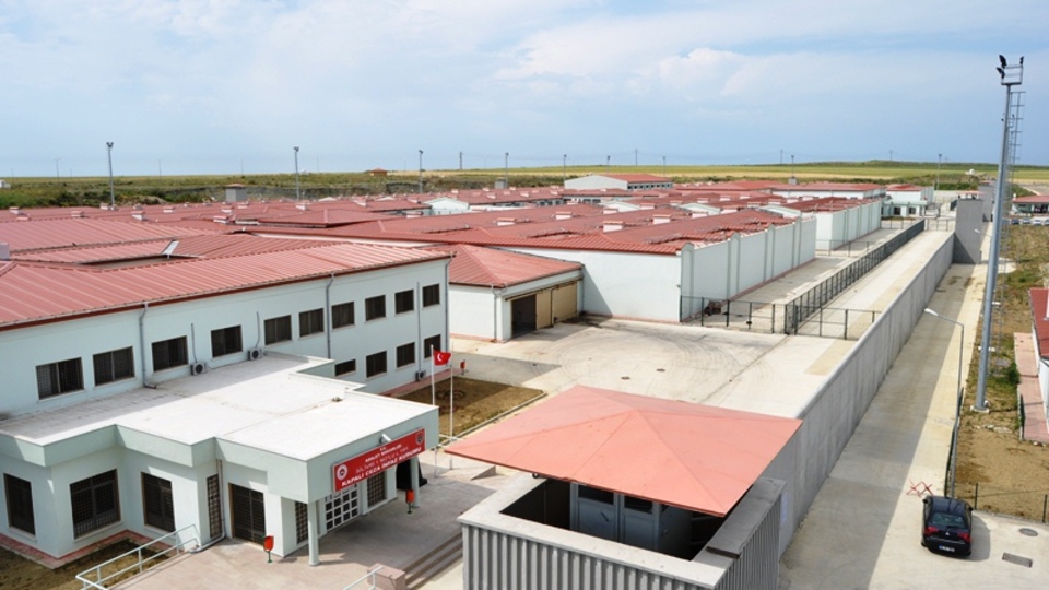 Cezaevi değil fabrika!