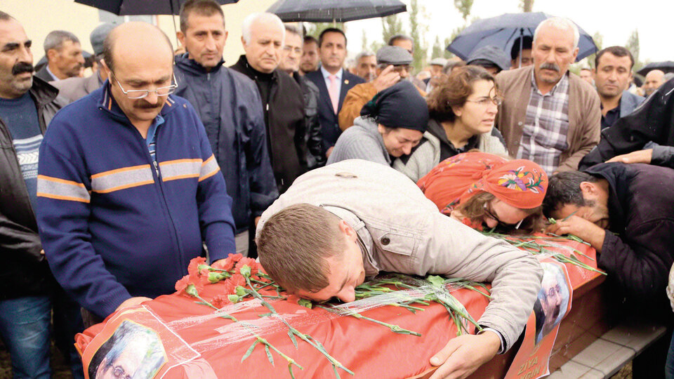 'Dik dur oğlum sonra ağlarız'