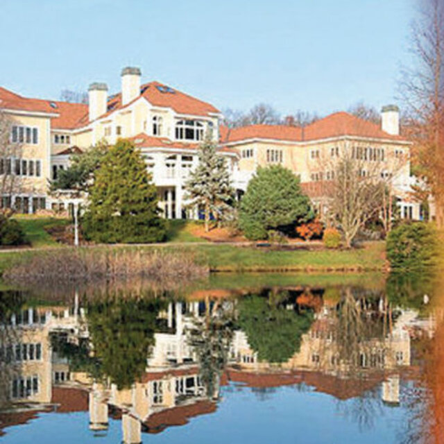 21 odalı malikaneyi 8.5 milyon dolara düşürdü