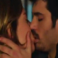 Şimdi "öpüşmem" diyor ama önceden...