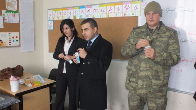 Eşi ve kızının yanında şehit olmuştu!