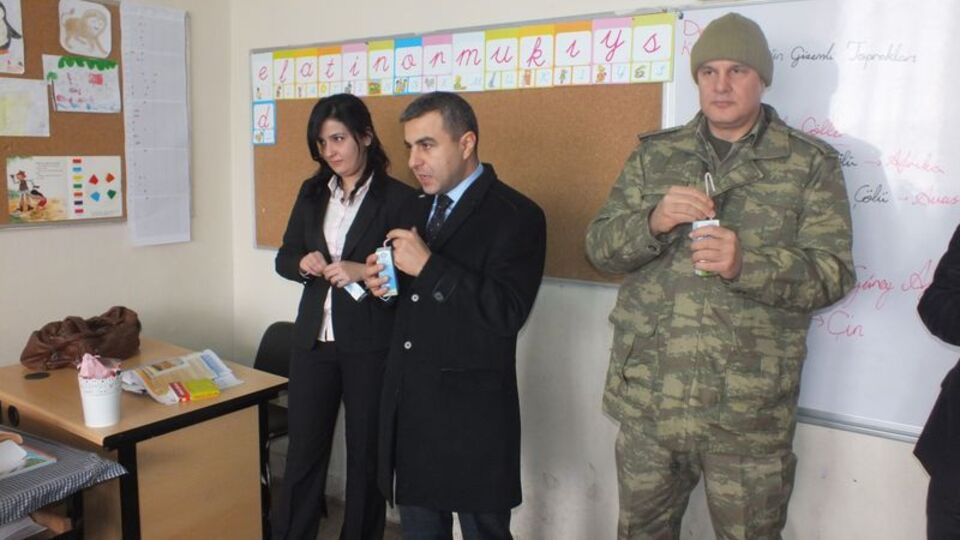 Eşi ve kızının yanında şehit olmuştu!