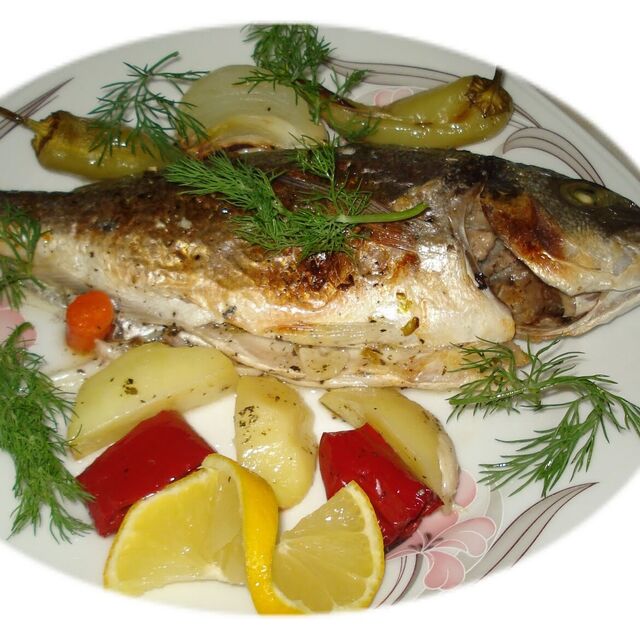 Sarımsak soslu fırın levrek