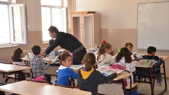 Öğretmene Kürtçe eğitim!