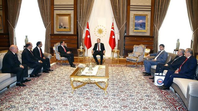 Erdoğan, Memur-Sen Genel Başkanı'yla görüştü