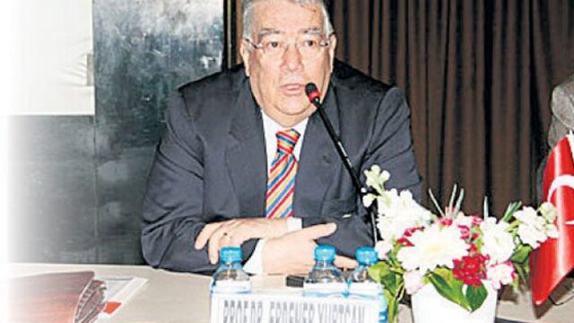 Profesör dolandırıcıları gözaltına alındı!