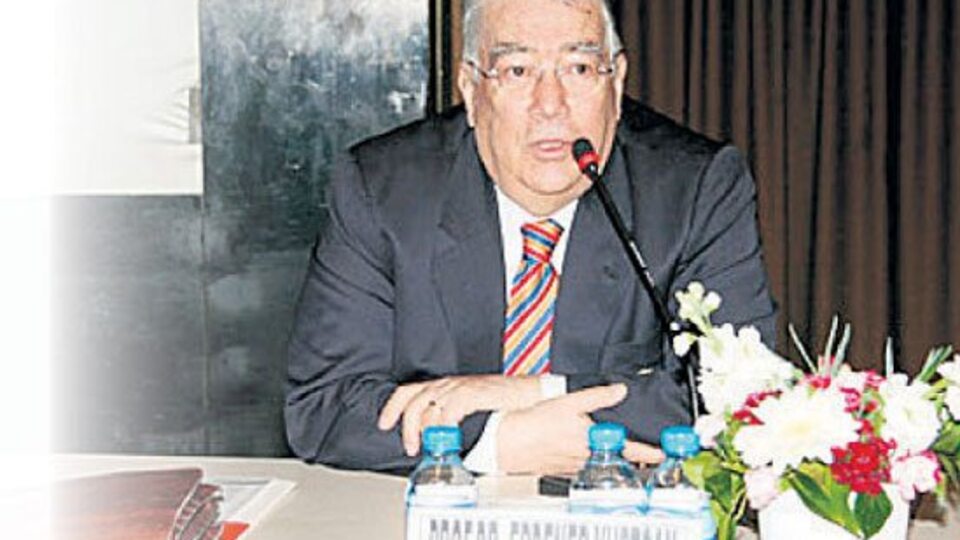 Profesör dolandırıcıları gözaltına alındı!